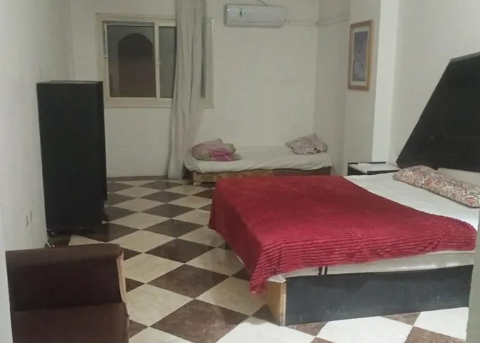 Charming Marina Crib Pool Gym Apartman