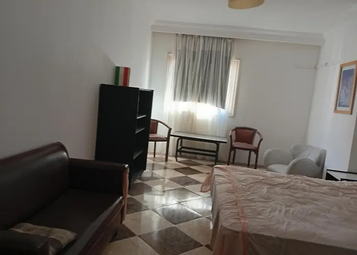 Charming Marina Crib Pool Gym Apartman Gurdaka